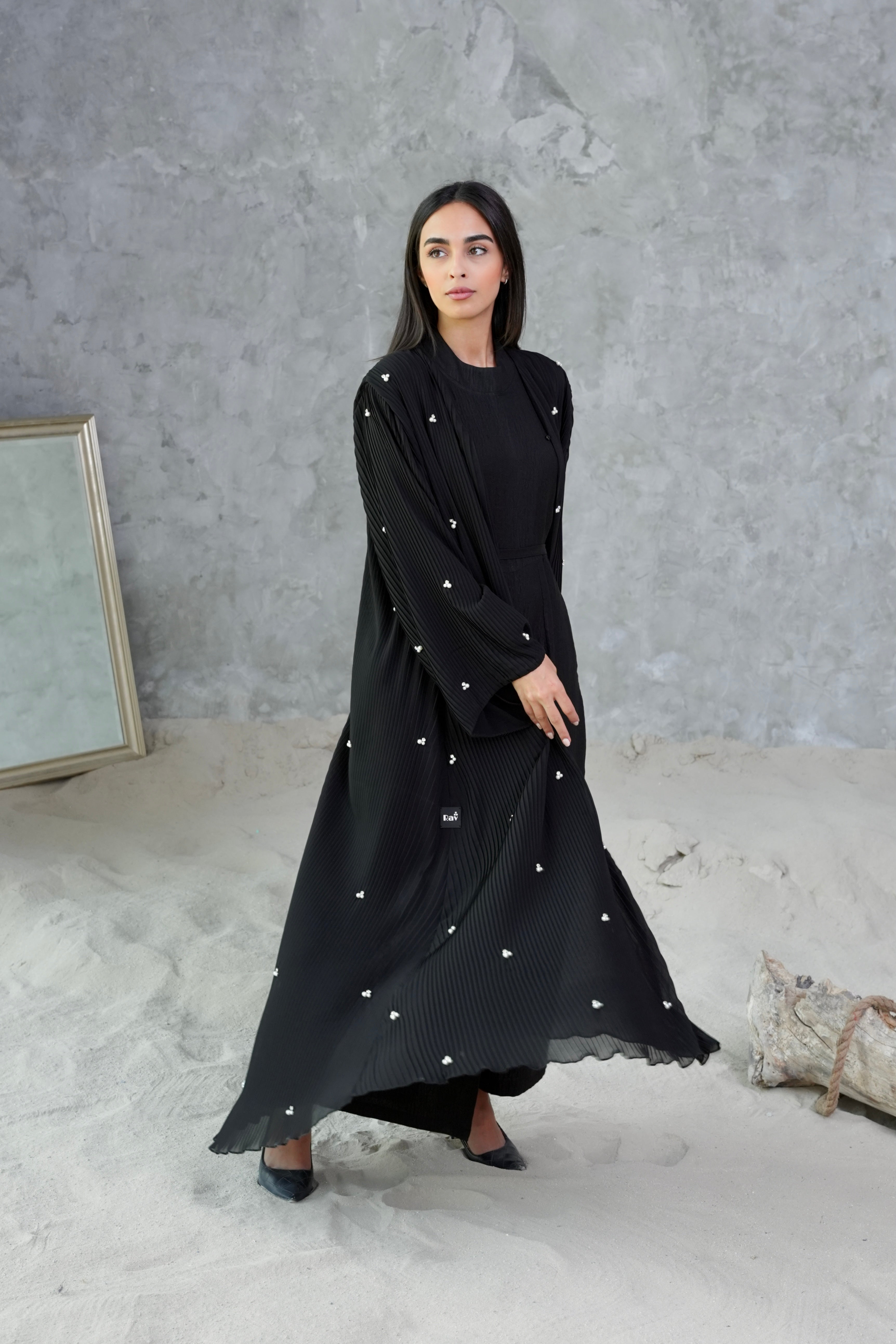 ELEGANT PLISSE BLACK ABAYA #372