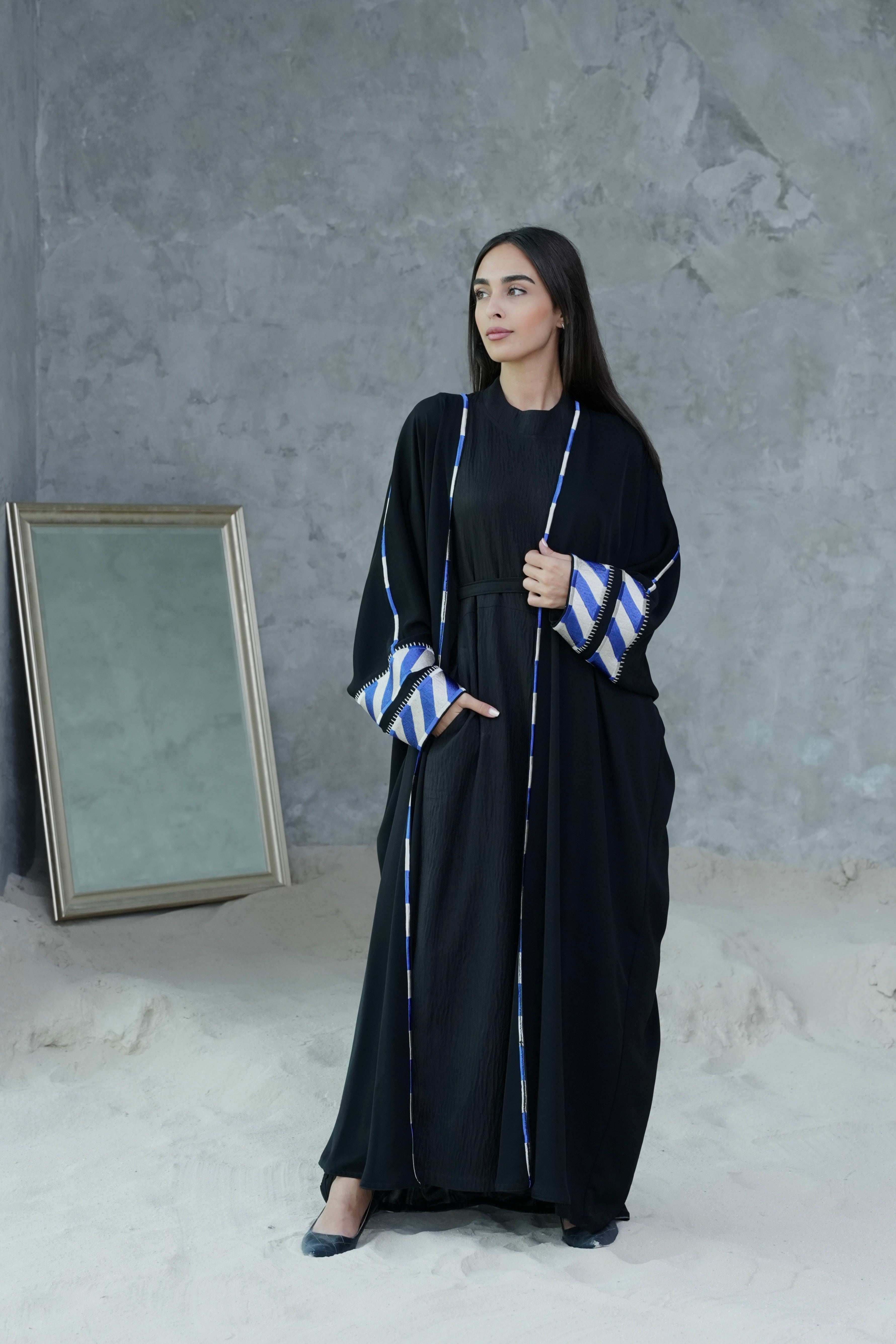 CLASSIC BLACK BISHT ABAYA #379